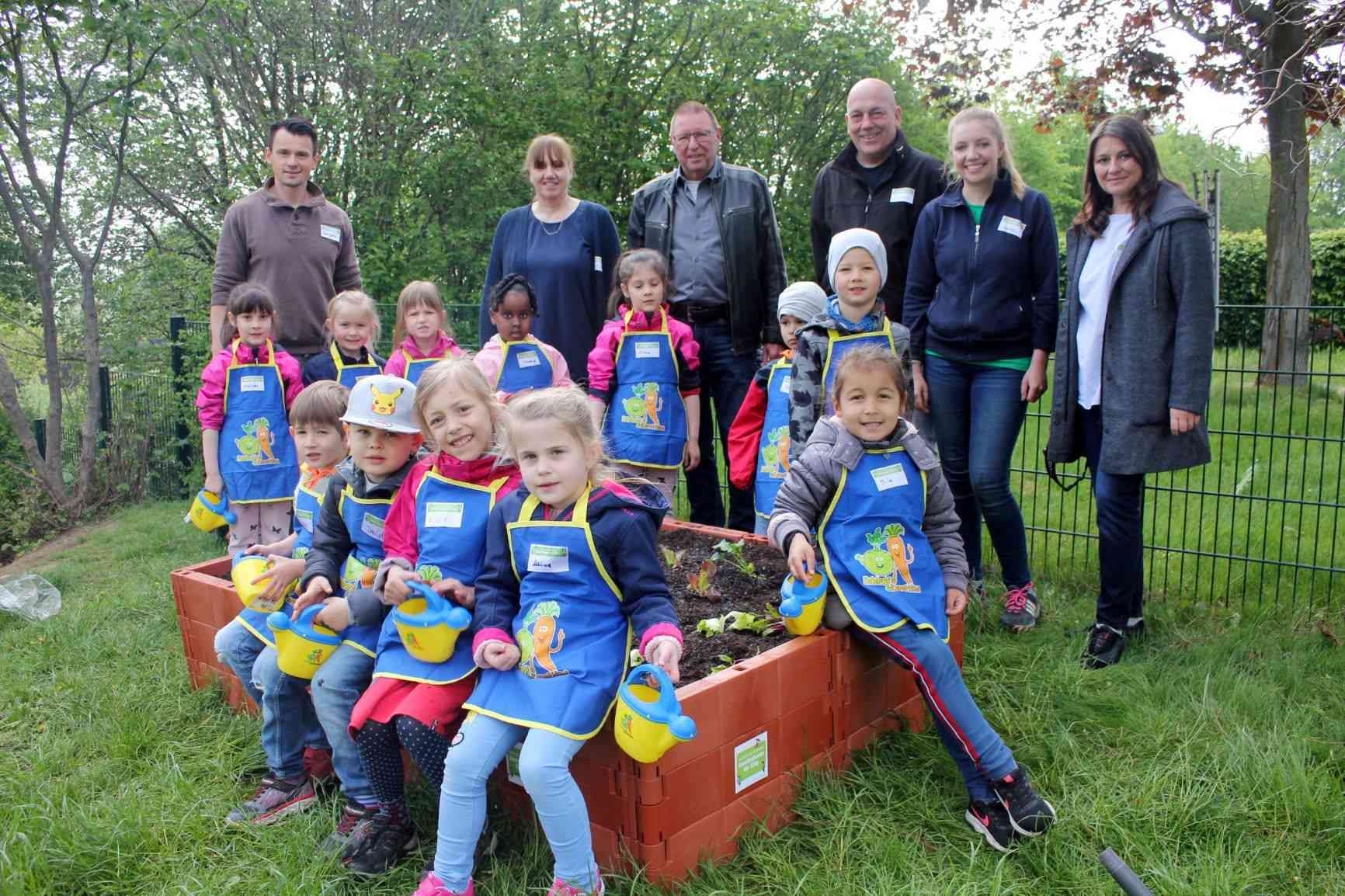 Edeka-Stiftung fördert ASB-Kita in Lohfelden: Projekt „Gemüsebeete für Kids“ ist im Mai gestartet