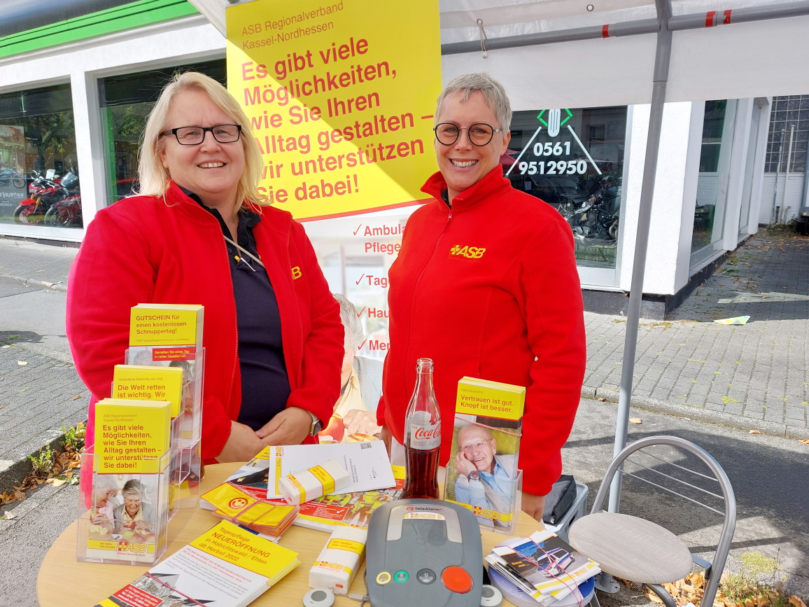 Gelungenes Straßenfest zum Sommerausklang | Das ASB-Mehrgenerationenhaus feierte mit viele Gästen bei Wind und Wetter