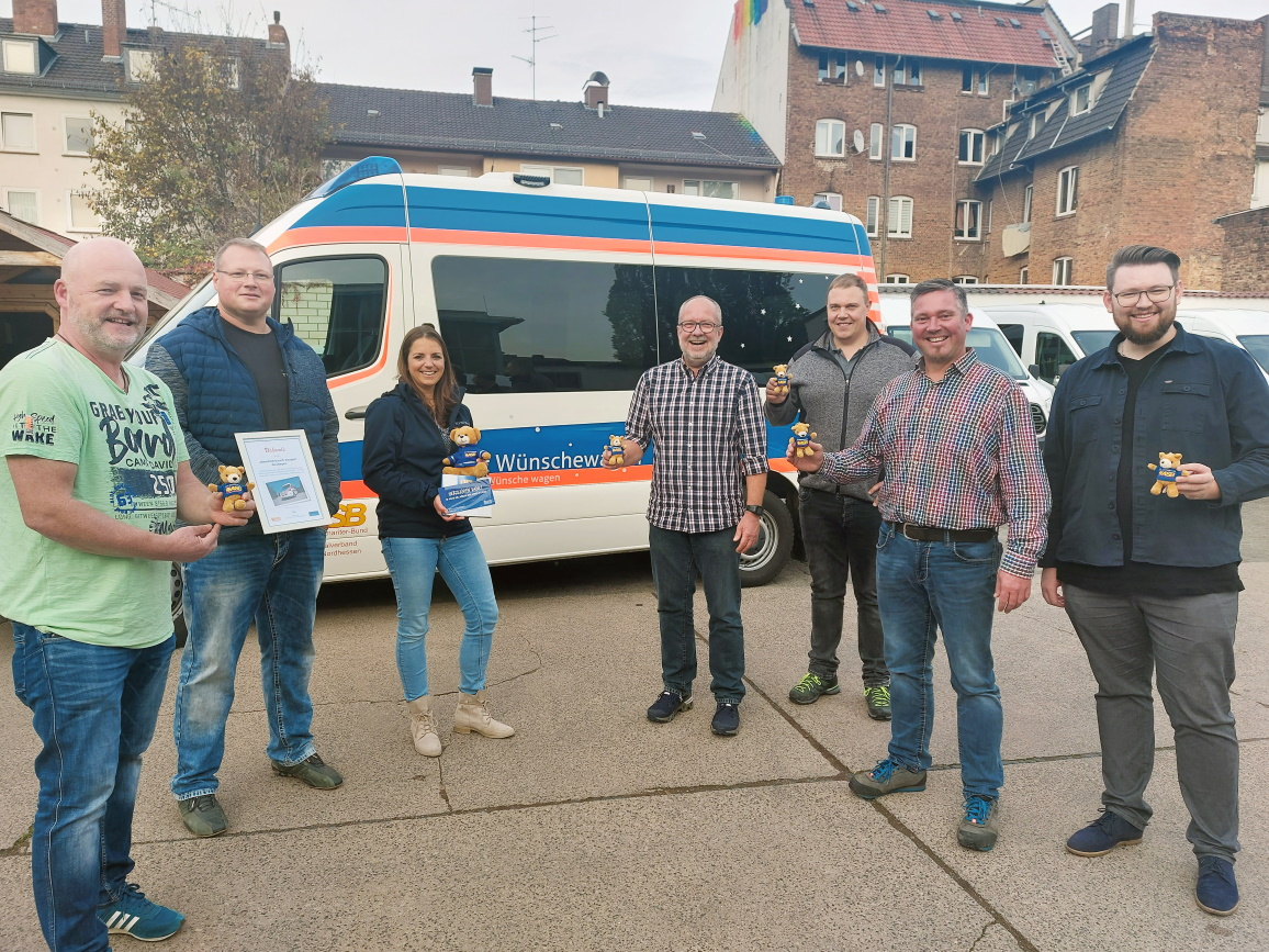 Coole Wette lässt letzte Wünsche wahr werden | Die „Waschbärbauch-Gruppe“ spendet 700 Euro für den „Wünschewagen Nordhessen“