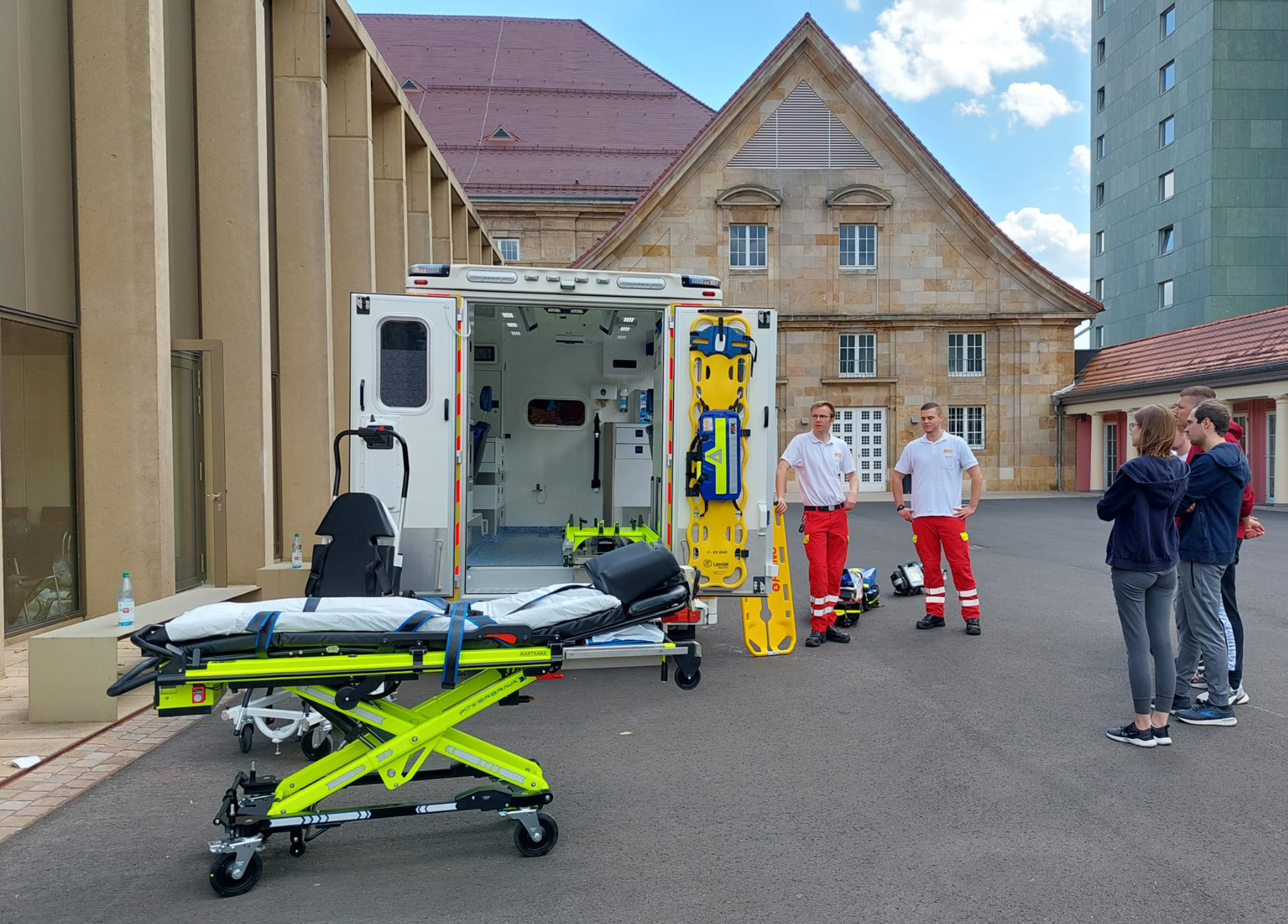 Samariter geben Einblick in ihre Arbeitswelt | NotSan-Azubis des ASB waren beim Gesundheitstag der Stadt Kassel dabei 