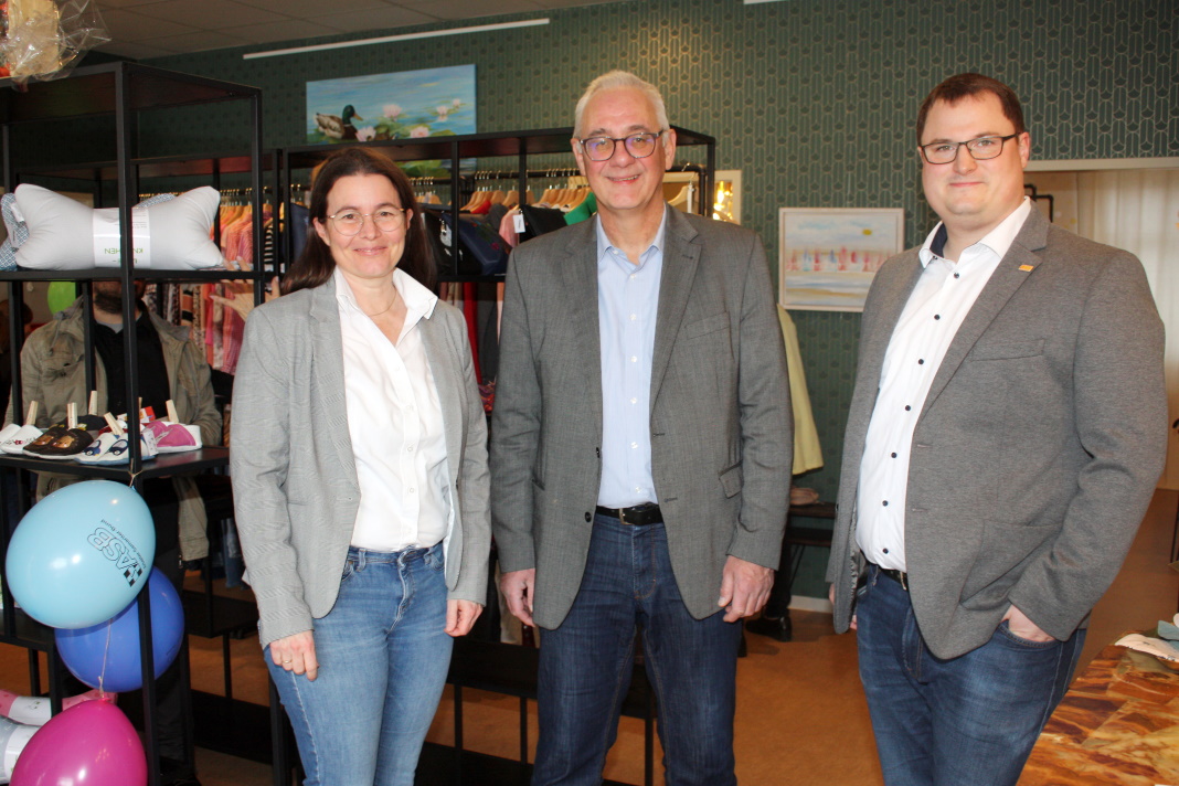 Heimat für Lieblingsstücke | Der neue ASB-Secondhandladen hat in Lohfelden eröffnet